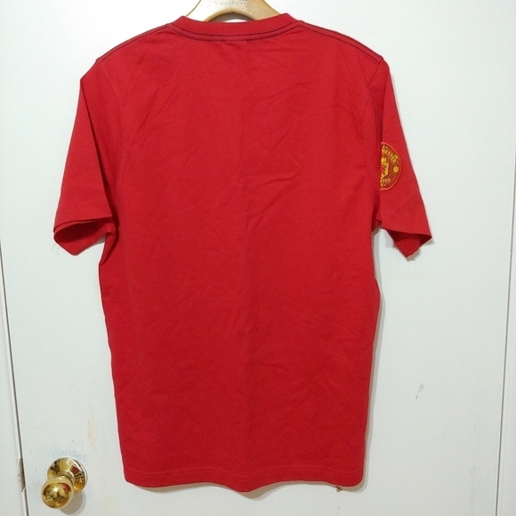 Manchester United Red T- shirt, Size Medium - Picture 5 of 6